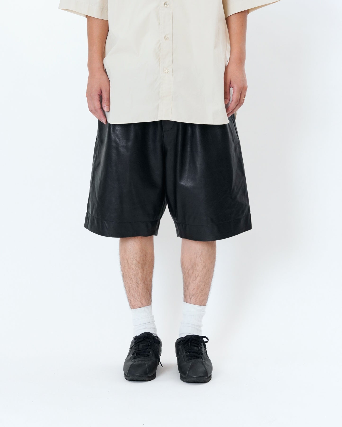 UNIVERSAL PRODUCTS(ユニバーサルプロダクツ) Leather Easy Shorts
