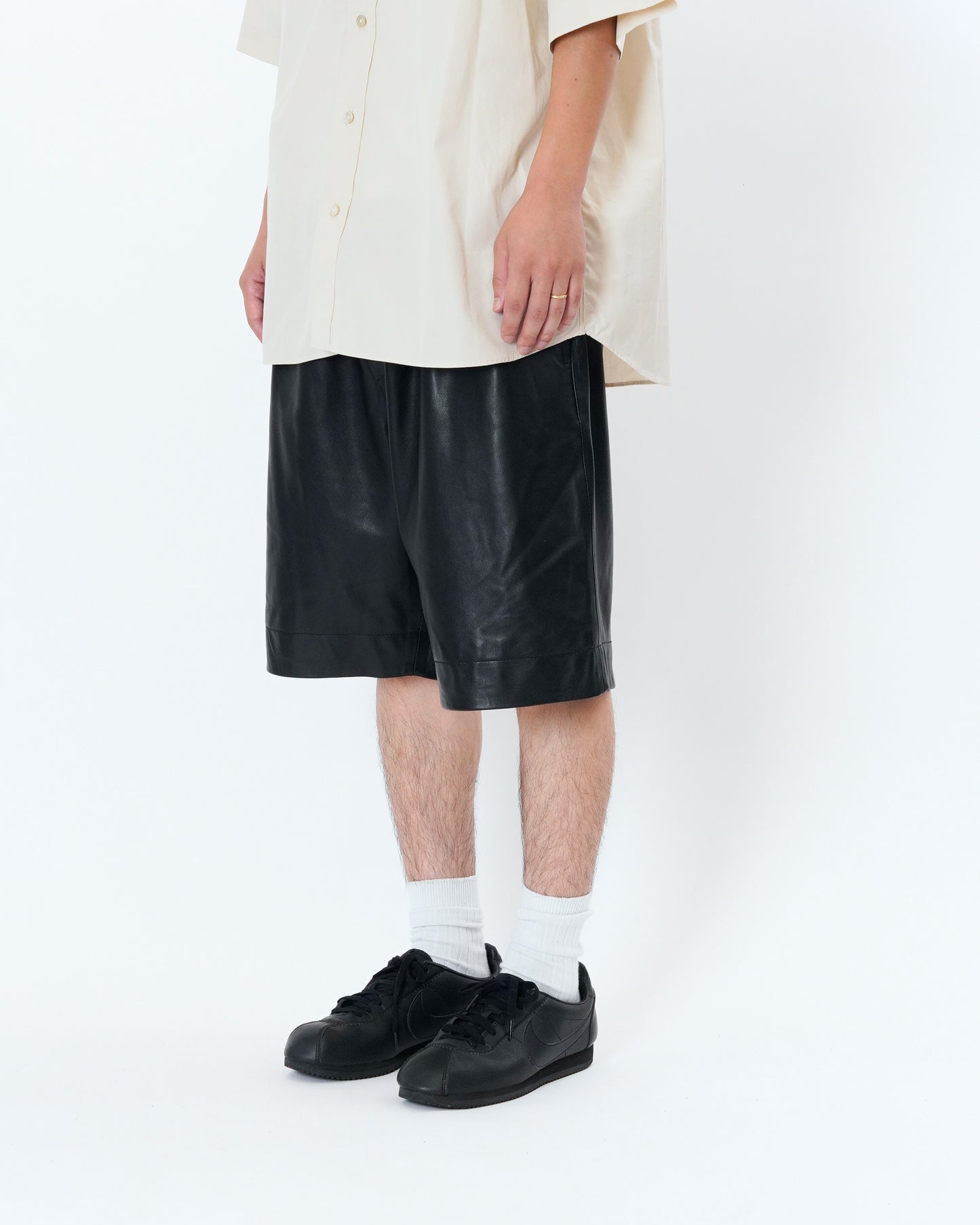 UNIVERSAL PRODUCTS(ユニバーサルプロダクツ) Leather Easy Shorts