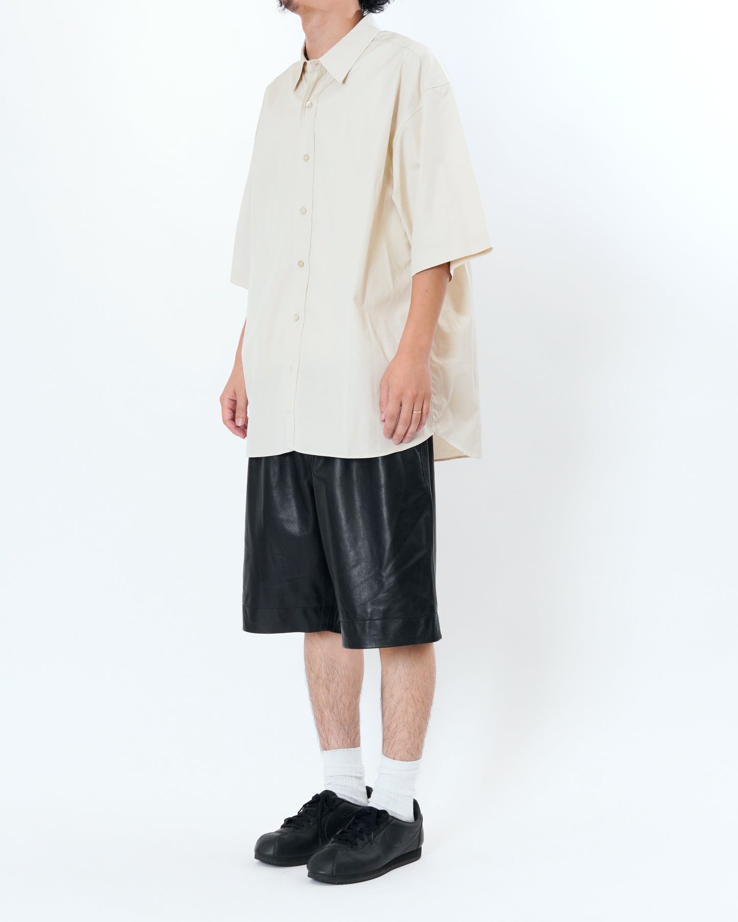 UNIVERSAL PRODUCTS(ユニバーサルプロダクツ) Leather Easy Shorts