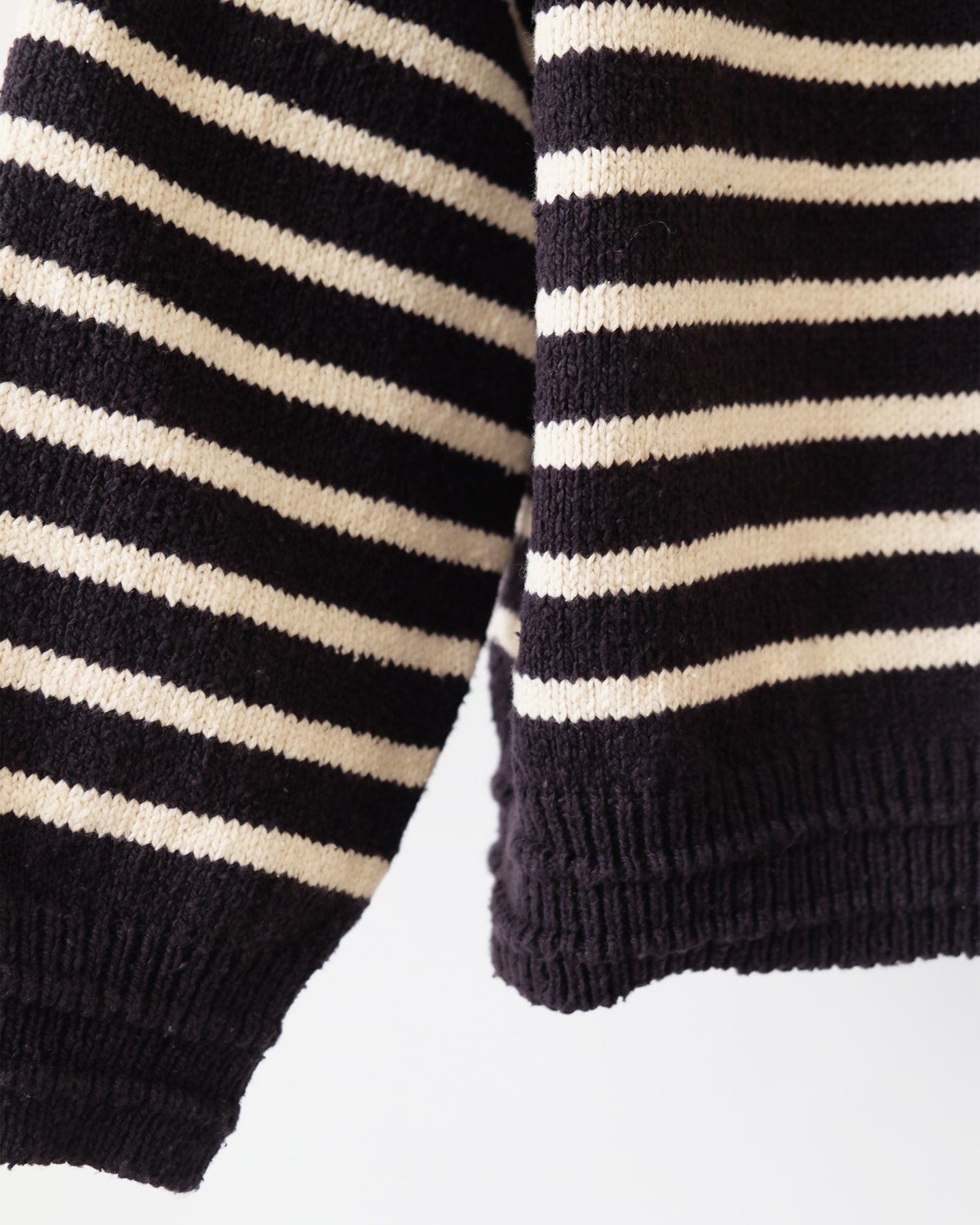 INNAT PANEL BORDER SWEATER