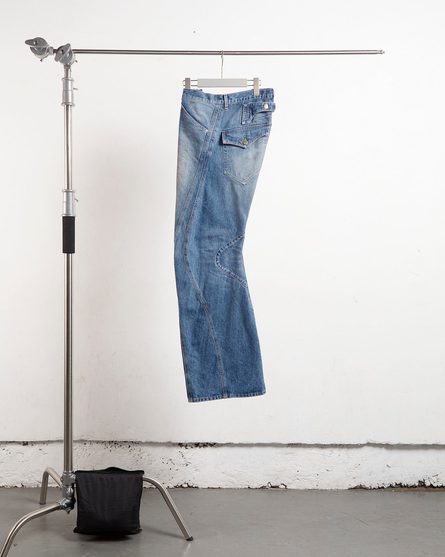 NVRFRGT（ネヴァーフォーゲット）3D TWISTED JEANS 2.0